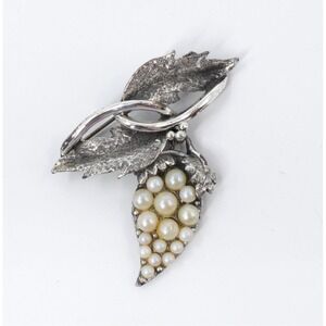 Tortolani Grape Brooch Vintage Silver Tone Faux Pearl Signed Pin Jewelry